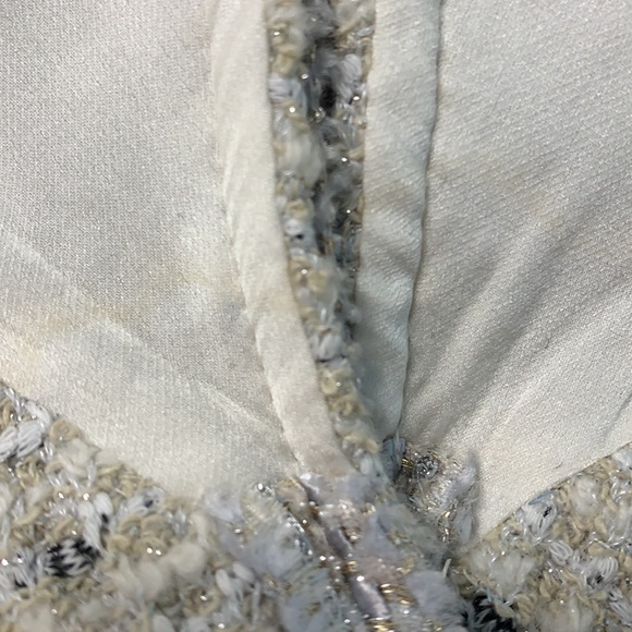 St. John Couture size 12 blazer with sparkle! Shoulder pads. tweed type - Picture 13 of 14